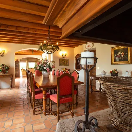 Villa Tenuta Castagnera