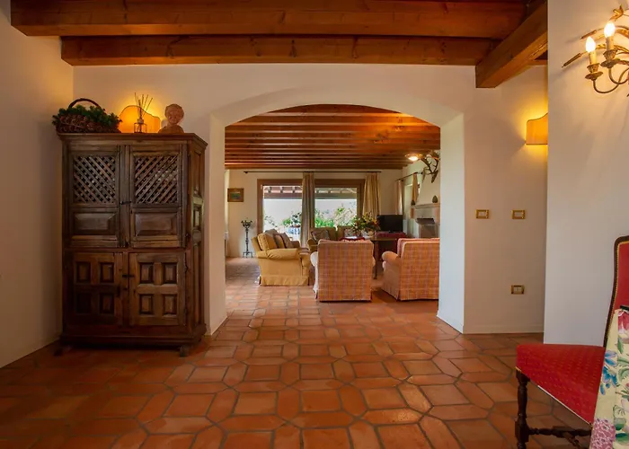 Tenuta Castagnera Villa *