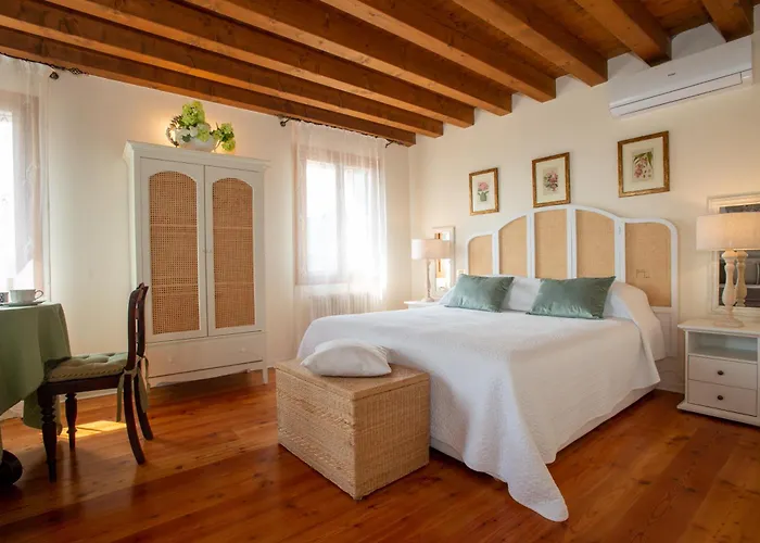 Tenuta Castagnera Villa *